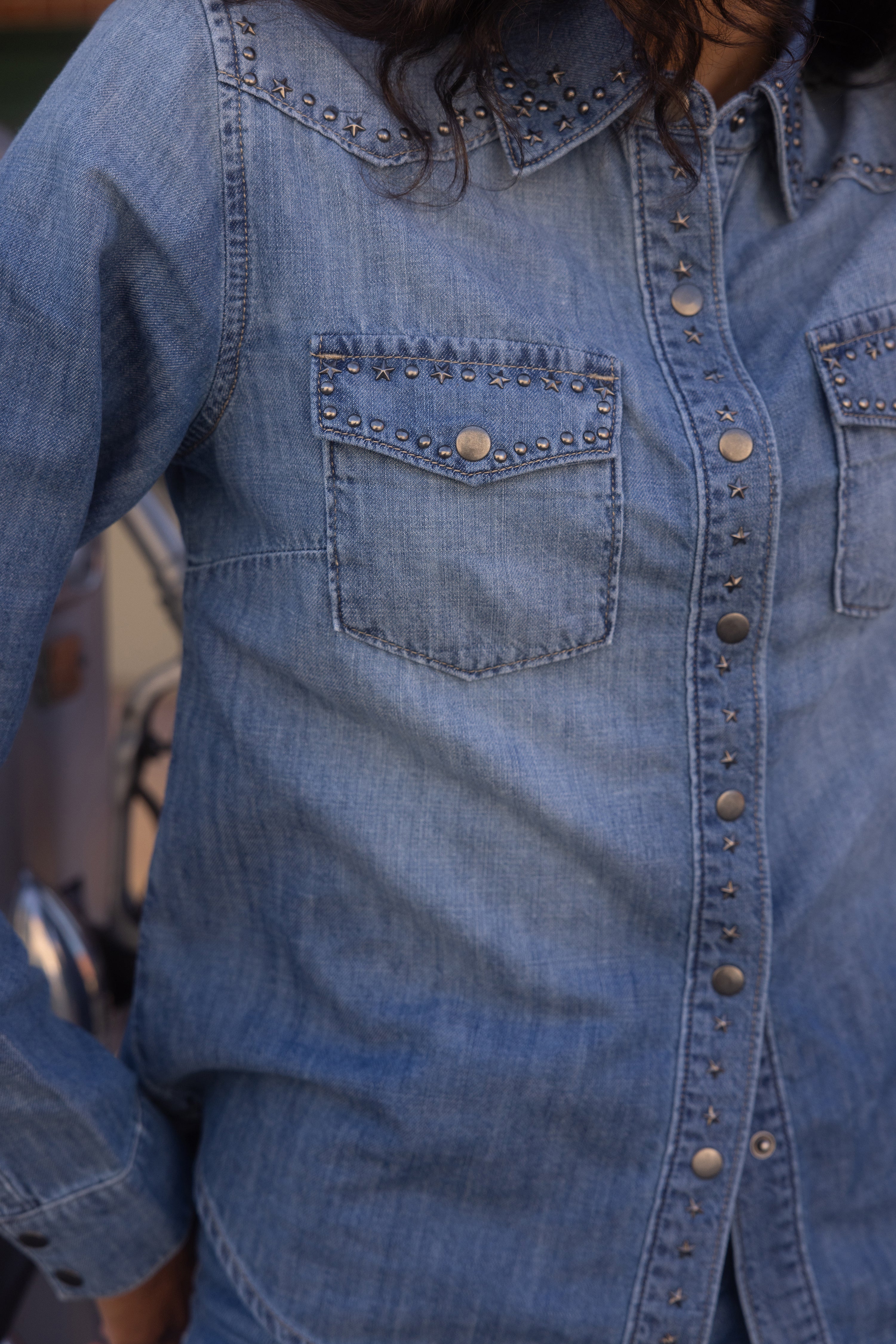 Rigid Wayside Studded Chambray Long Sleeve Snap Western Shirt