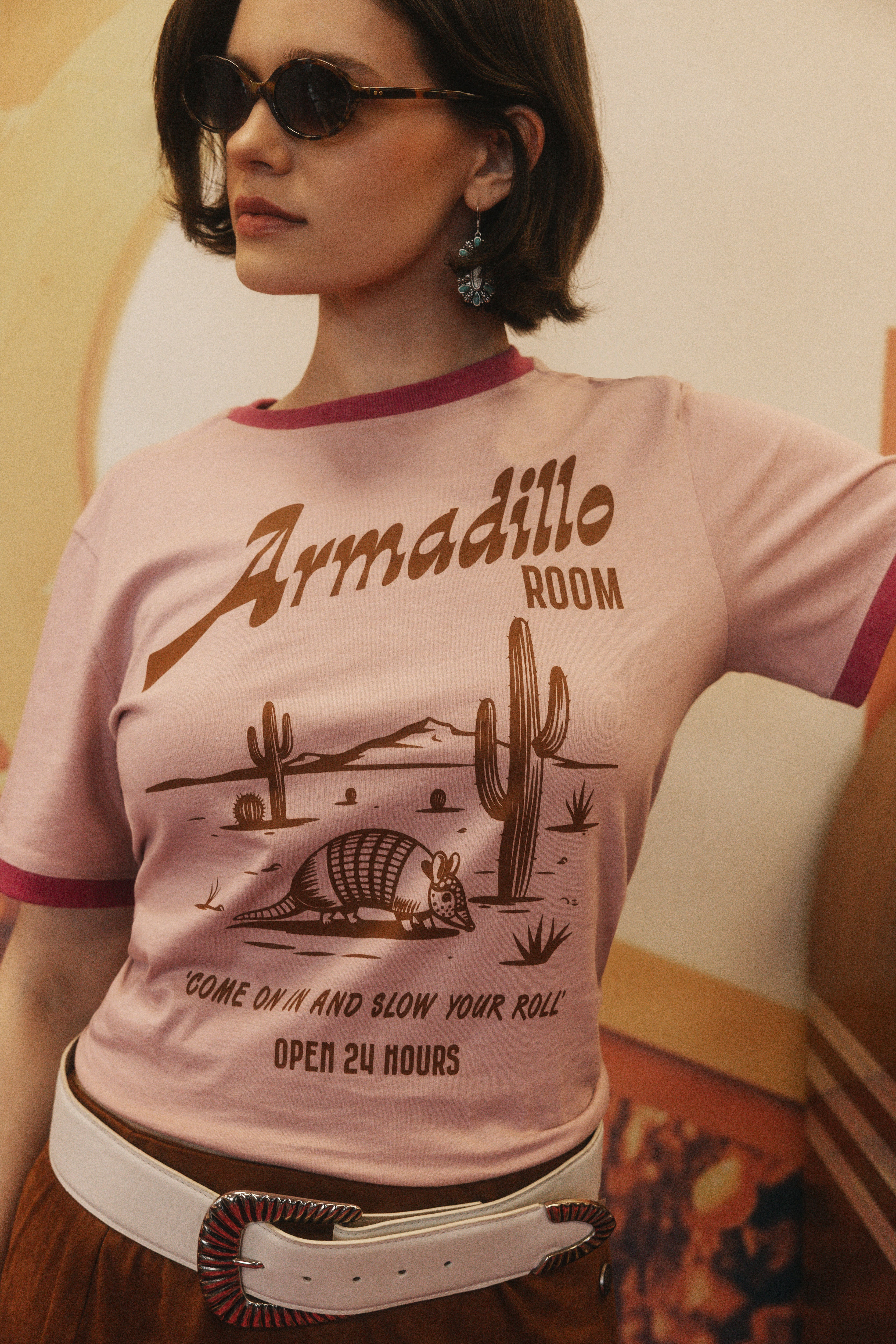 Armadillo Short Sleeve Graphic Ringer Tee