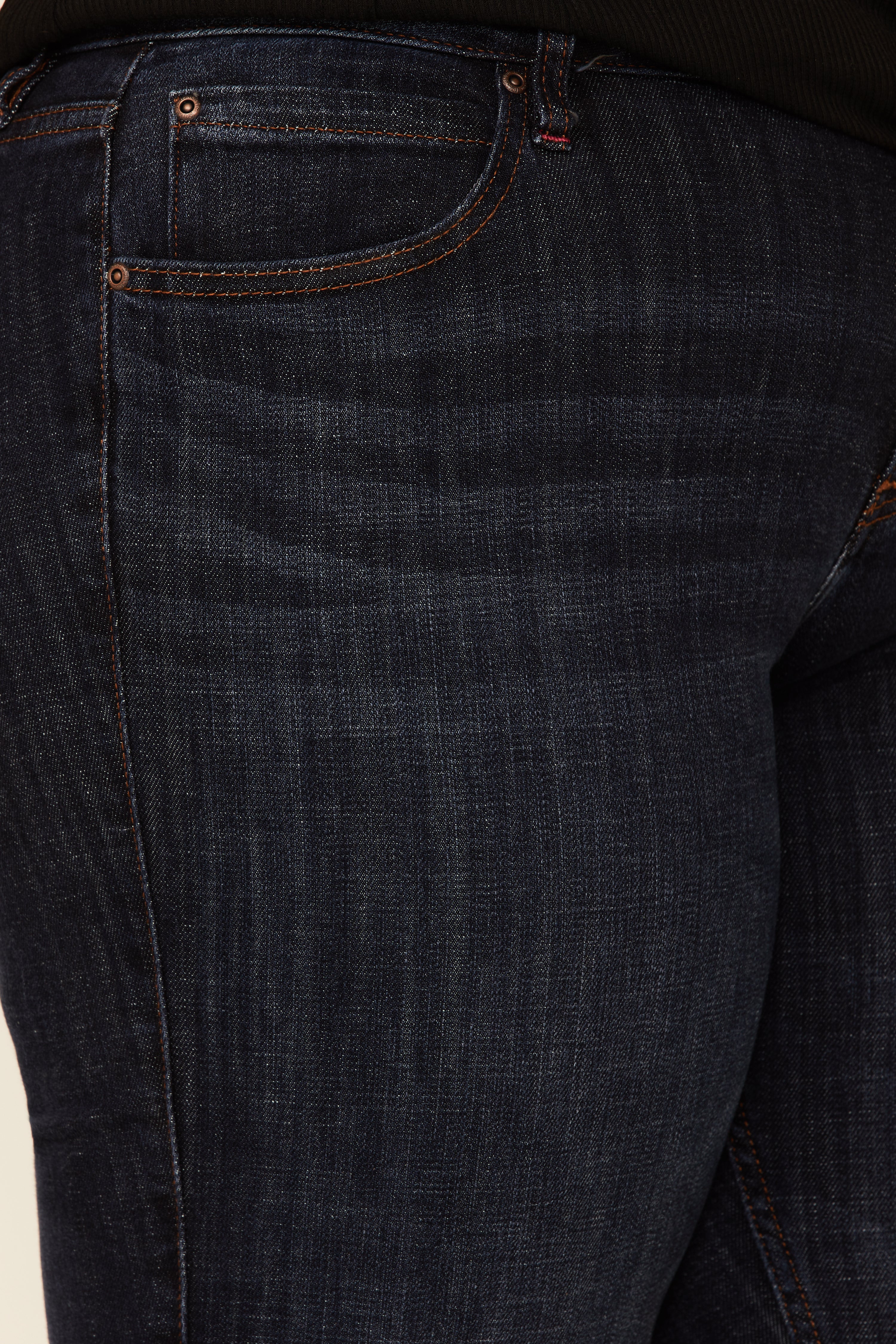 Blue - Sienna is 5' 9" and wearing size 14