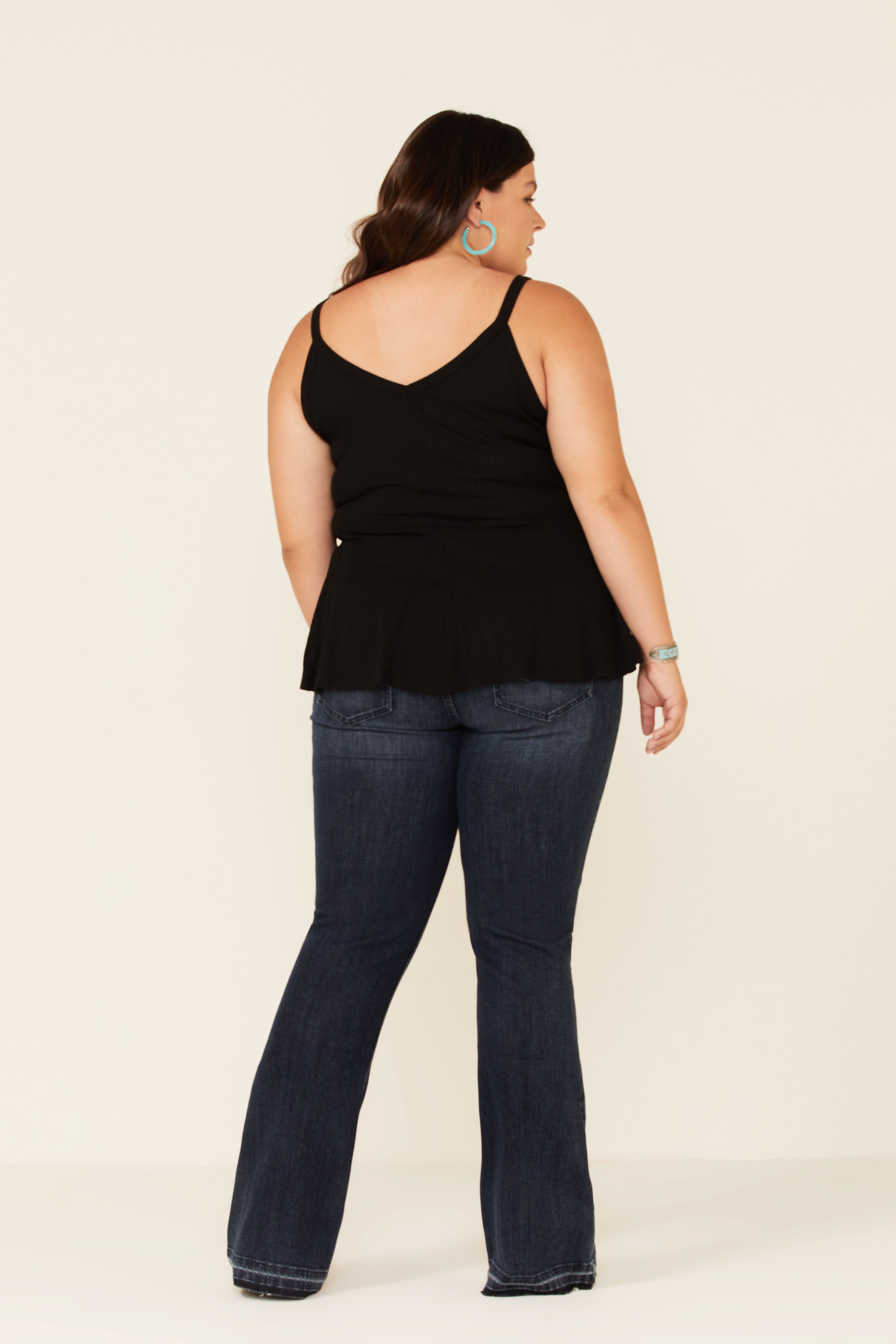 Blue - Sienna is 5' 9" and wearing size 14