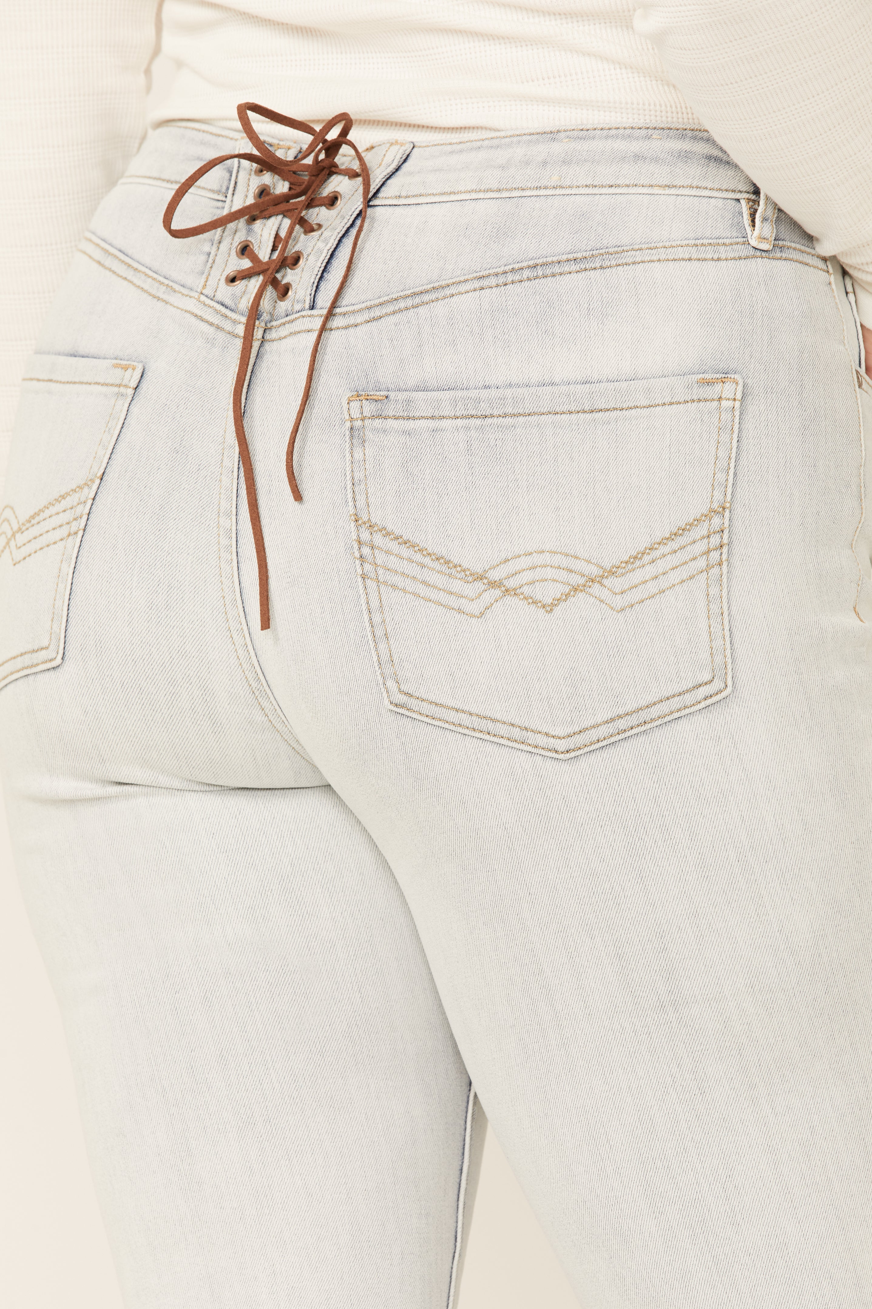 Light Blue - Jessica is 5' 9" and wearing size 14